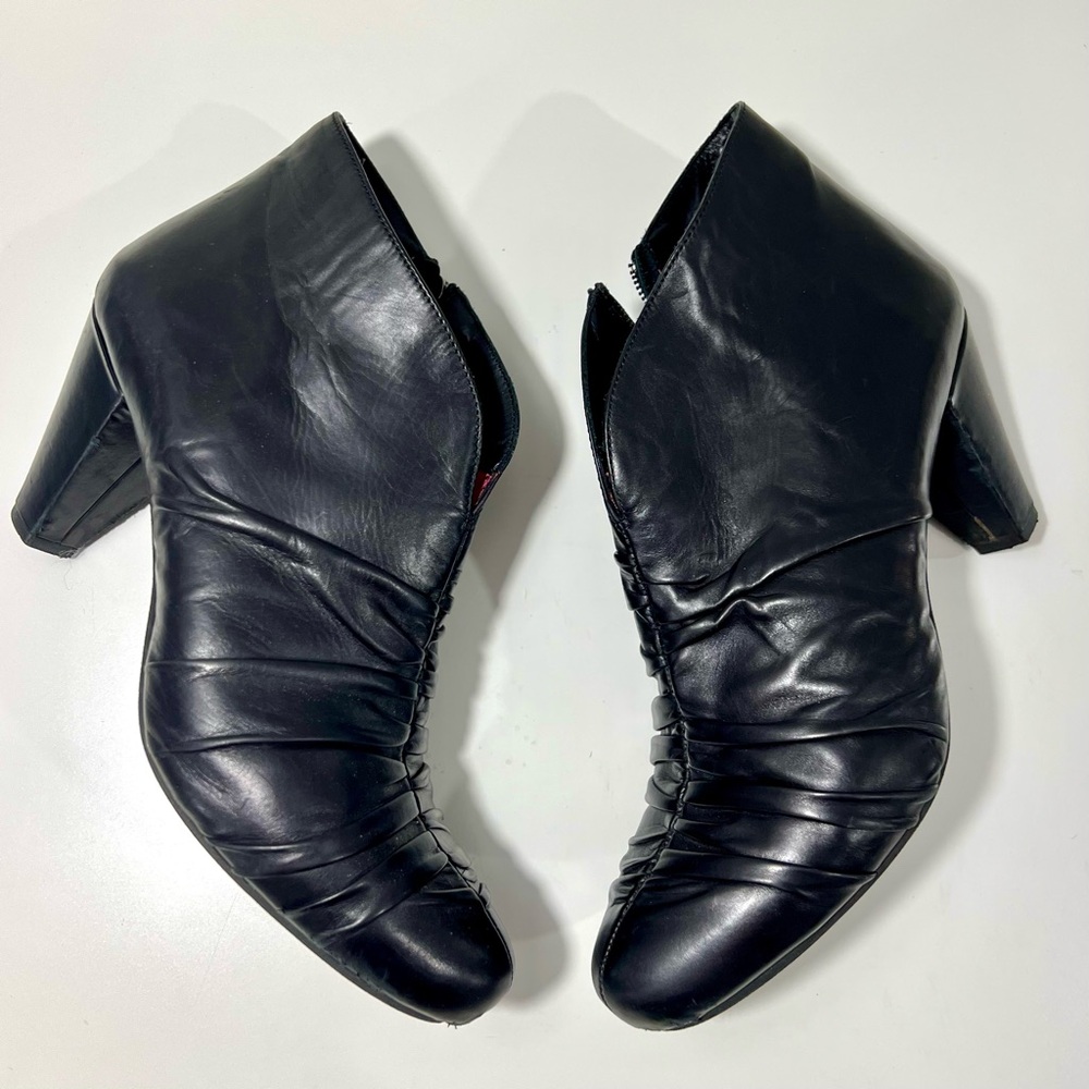 Las de Rouge‎ Booties - Picture 7 of 11